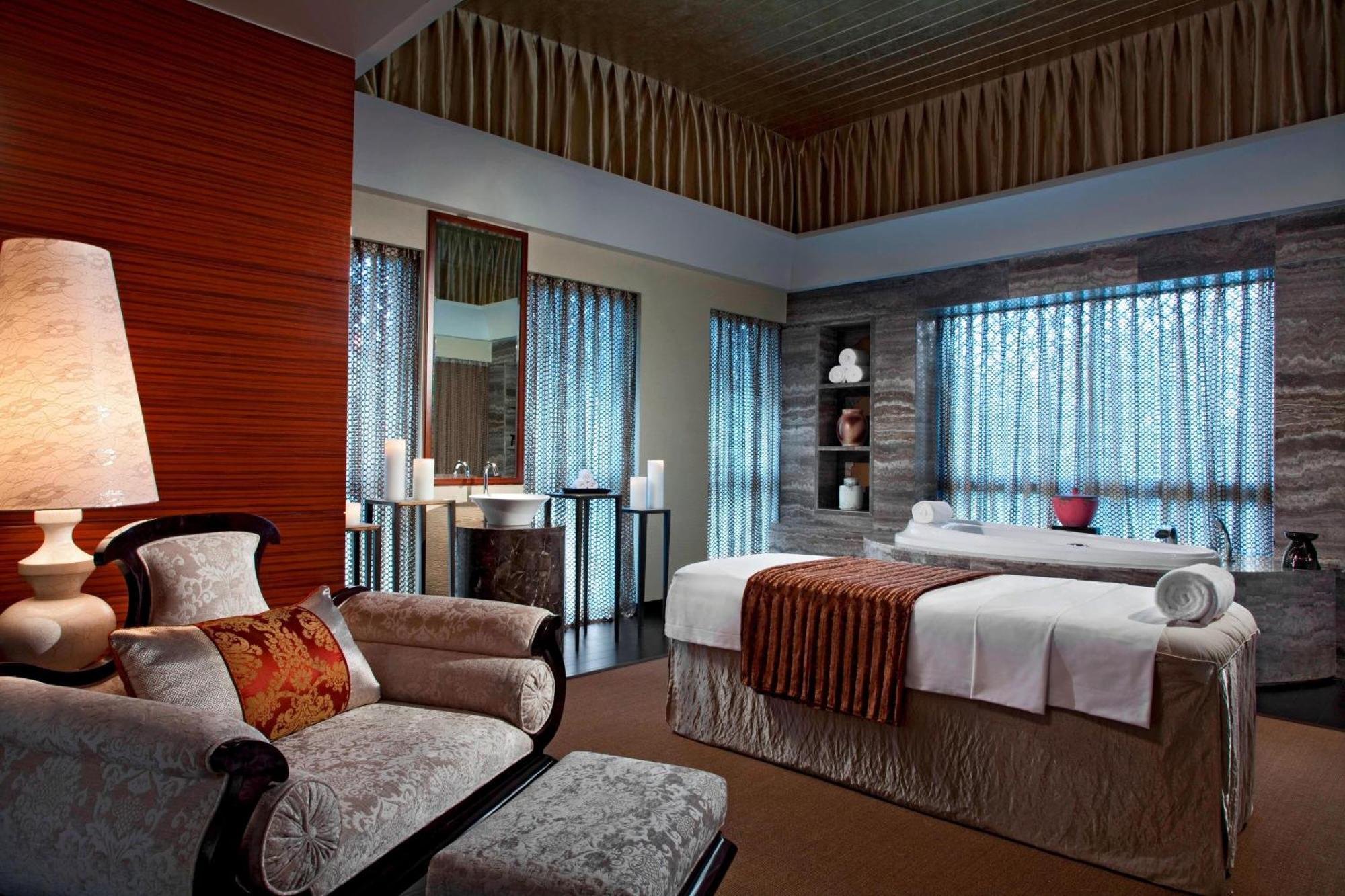 Sheraton Qingyuan Lion Lake Resort Exterior photo