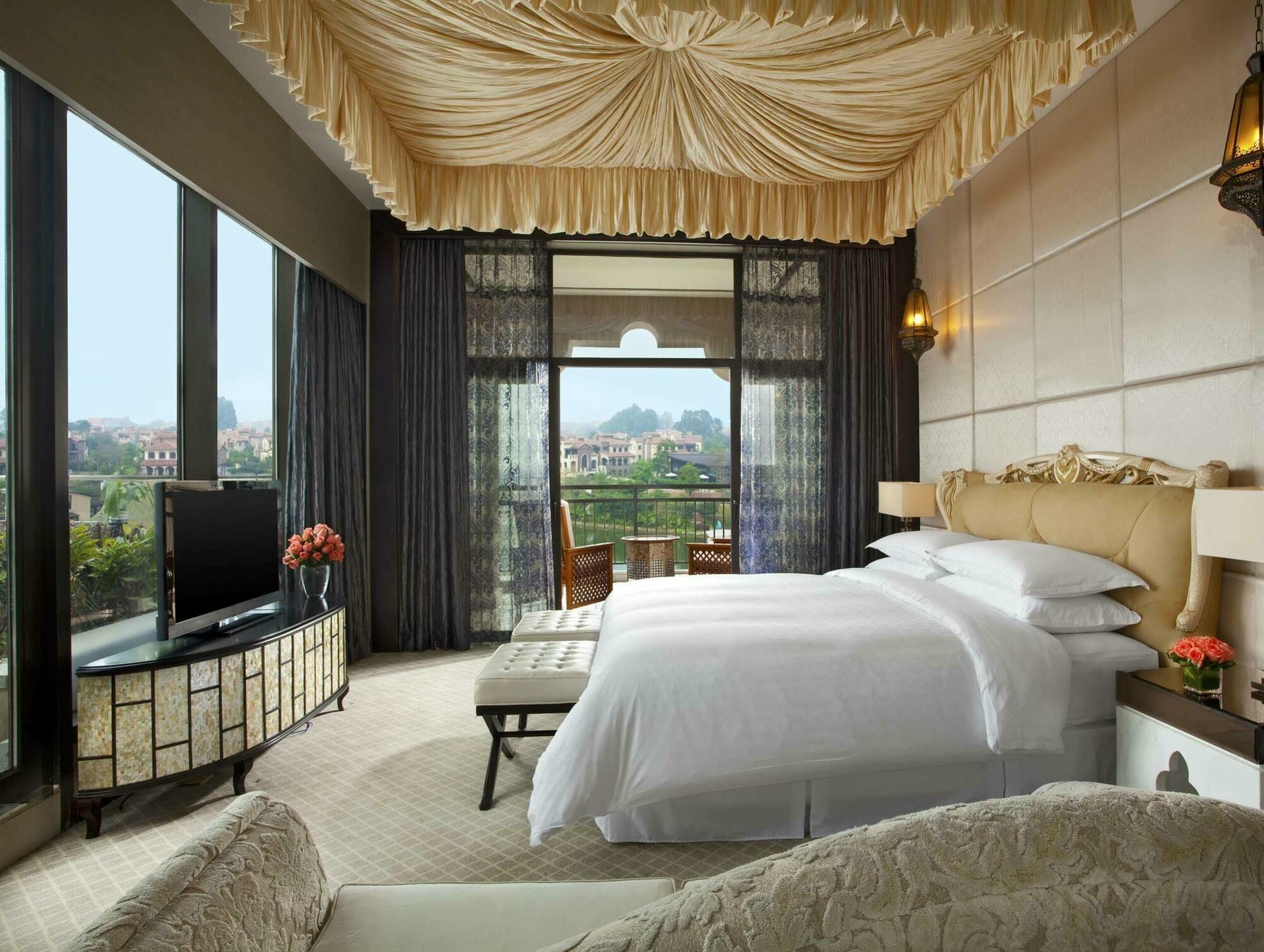 Sheraton Qingyuan Lion Lake Resort Exterior photo
