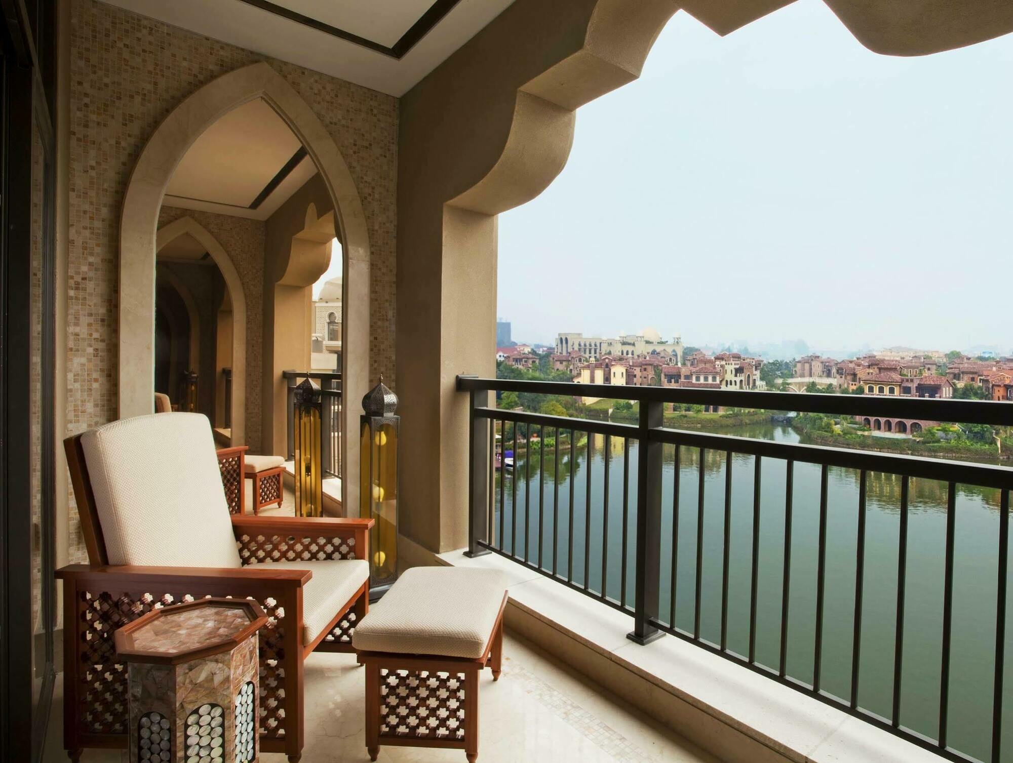 Sheraton Qingyuan Lion Lake Resort Exterior photo